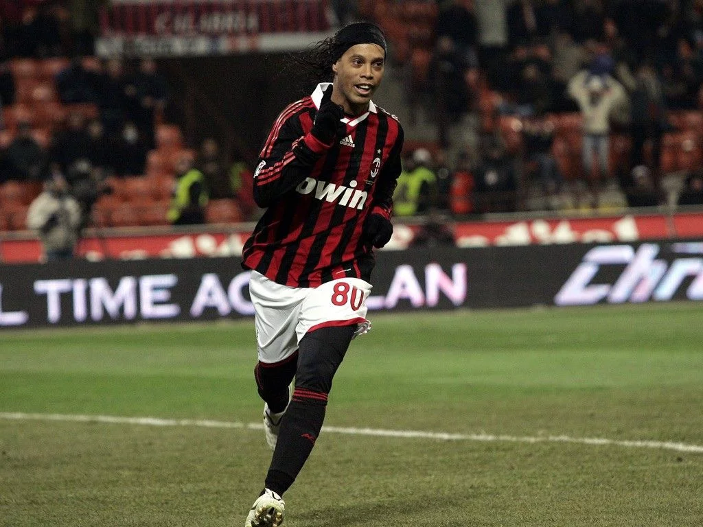 post card ronaldinho milan.webp